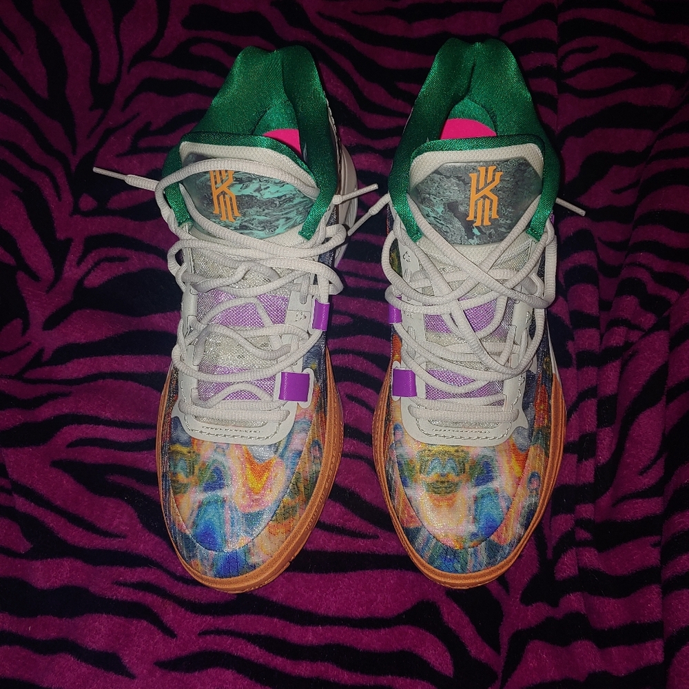 Nike Kyrie 2 "around the world" size 12